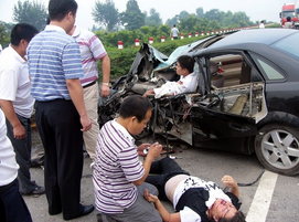 户县惨烈车祸致3名女子当场死亡|交通事故 驾照网